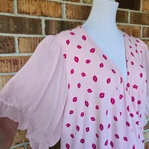 Lip Print Surplice Top Torrid Plus Size 4x Pink Stretch Studio Knit Puff Sleeves